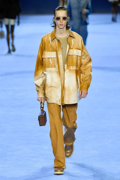 Look 35
